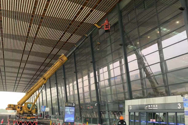 静海玻璃幕墙维护和保养